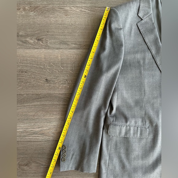 Armani Collezioni G-Line New Basic Two-Piece Wool Suit - Picture 10 of 16